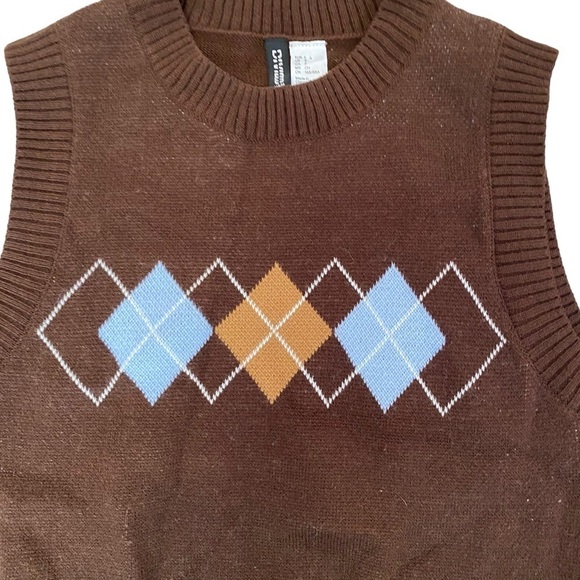 Sweater Vest Women’s Small Divided by H&M Brown Blue And White Diamonds - Picture 1 of 8